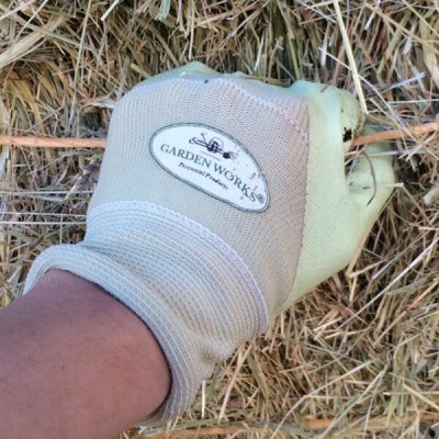 Grubbers-Green-Gloves-by-walts-organic-fertilizers